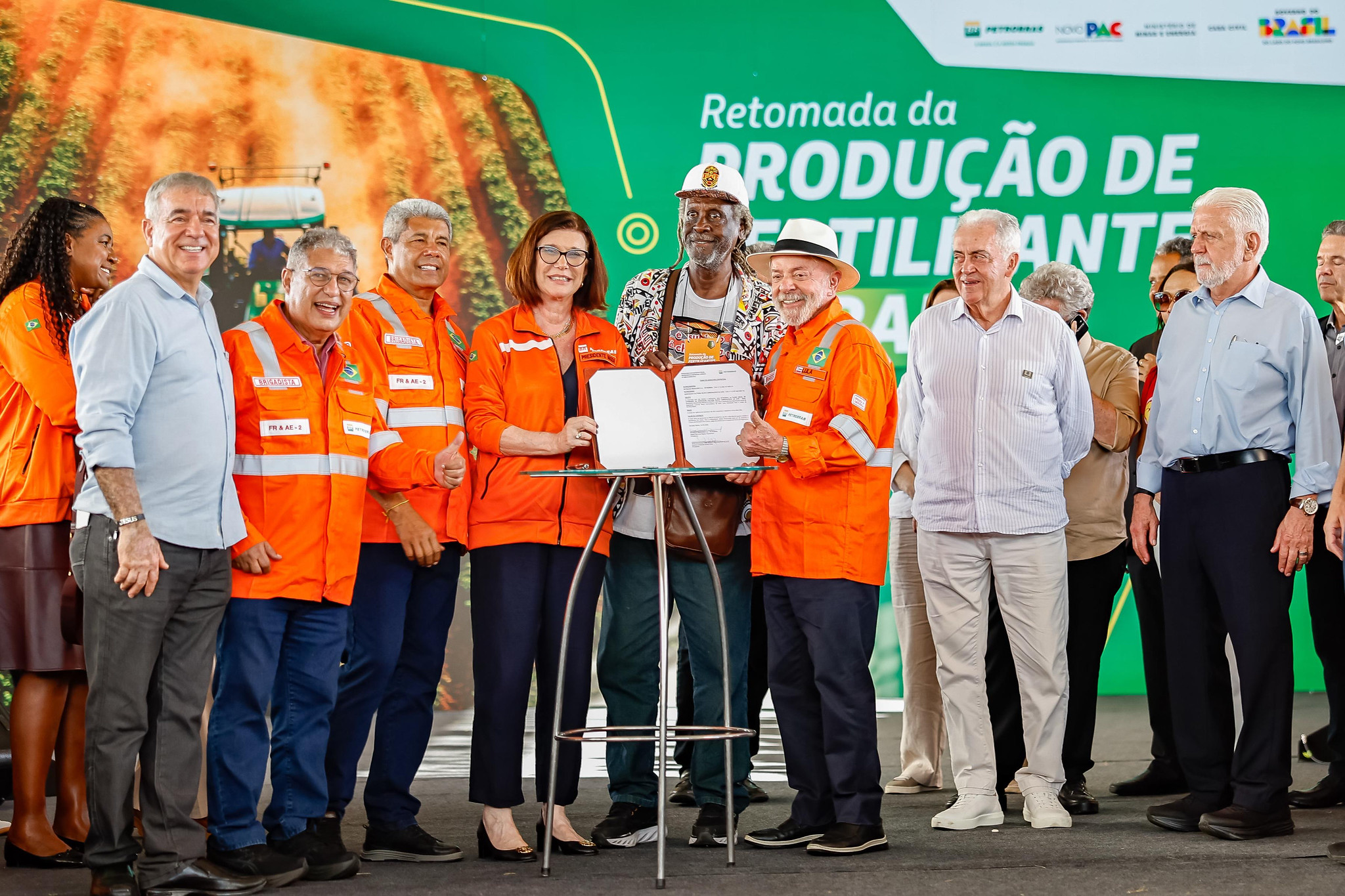 Presidente da República, Luiz Inácio Lula da Silva, durante visita à Fafen-BA por ocasião da retomada das operações